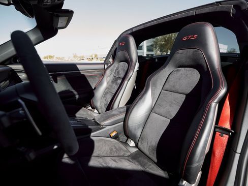 Used 2019 Porsche 911 Targa 4 GTS image 40