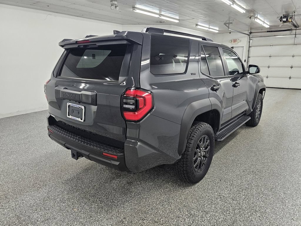 Used 2025 Toyota 4Runner SR5 AWD/4WD image 4