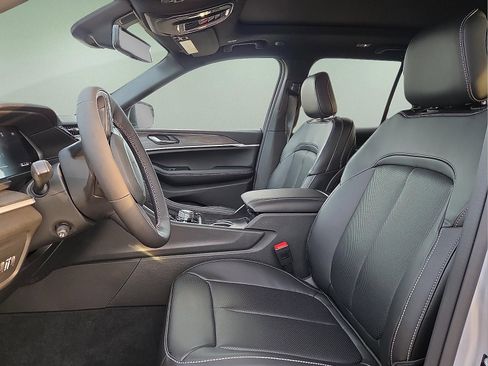 New 2026 Jeep Grand Cherokee Limited w/ Luxury Tech Group II image 14