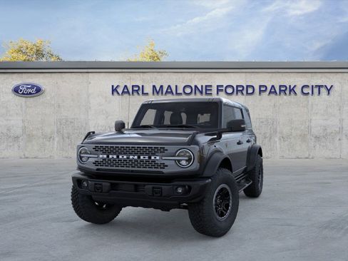 New 2025 Ford Bronco Badlands image 2