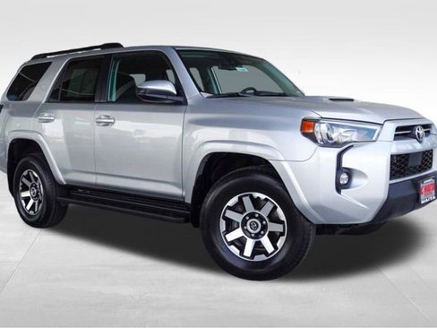 Certified 2022 Toyota 4Runner TRD Off-Road image 6