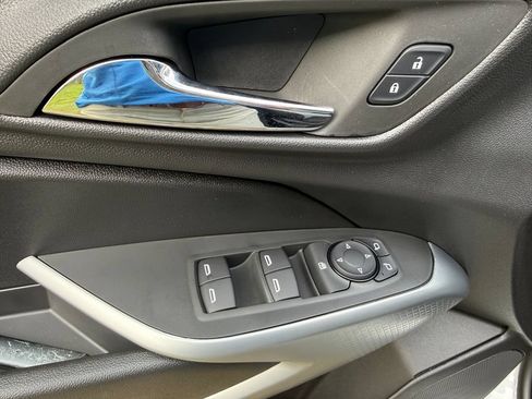 New 2026 Chevrolet Trax LS w/ LS Convenience Package FWD image 12