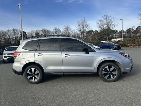 Used 2018 Subaru Forester 2.5i Premium image 6