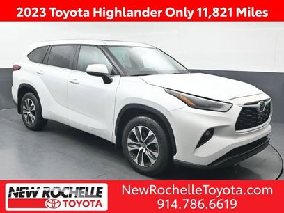 Used 2023 Toyota Highlander XLE