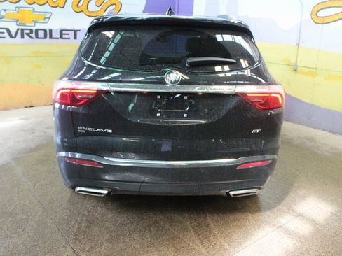 Used 2023 Buick Enclave Essence image 6