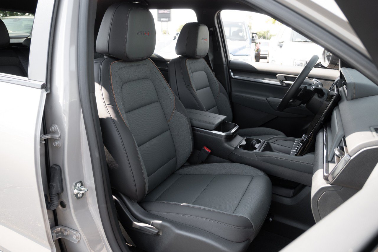 New 2026 GMC Terrain AT4 AWD/4WD image 26