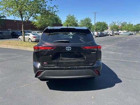 Used 2022 Toyota Highlander XLE image 4