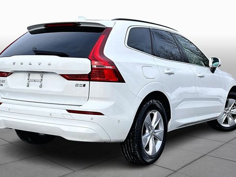 Used 2022 Volvo XC60 B5 Momentum image 12