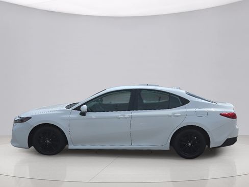 Used 2025 Toyota Camry LE FWD image 6
