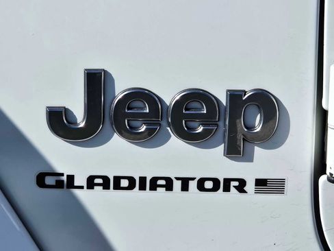 Used 2023 Jeep Gladiator Overland image 13