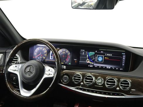 Used 2019 Mercedes-Benz S 560 4MATIC Sedan image 23