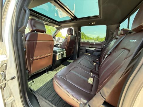 Used 2017 Ford F150 Platinum w/ Equipment Group 701A Luxury AWD/4WD image 17