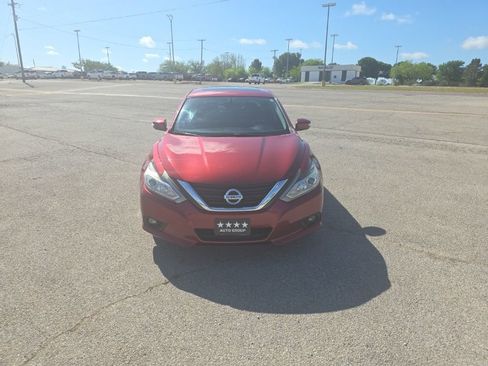 Used 2016 Nissan Altima 2.5 SV w/ Convenience Package image 8