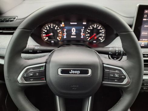 Used 2023 Jeep Compass Latitude w/ Convenience Group AWD/4WD image 13