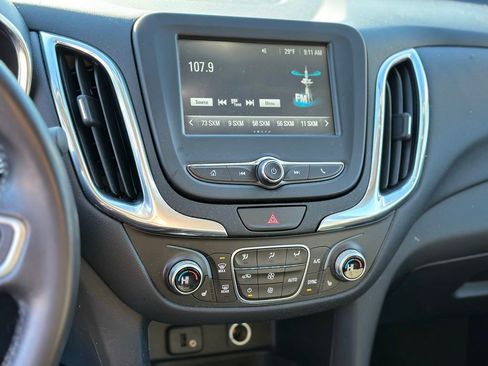 Used 2018 Chevrolet Equinox LT image 18