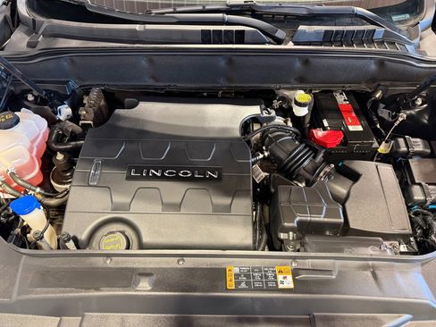 Used 2018 Lincoln MKX Reserve w/ Lincoln MKX Climate Package image 39