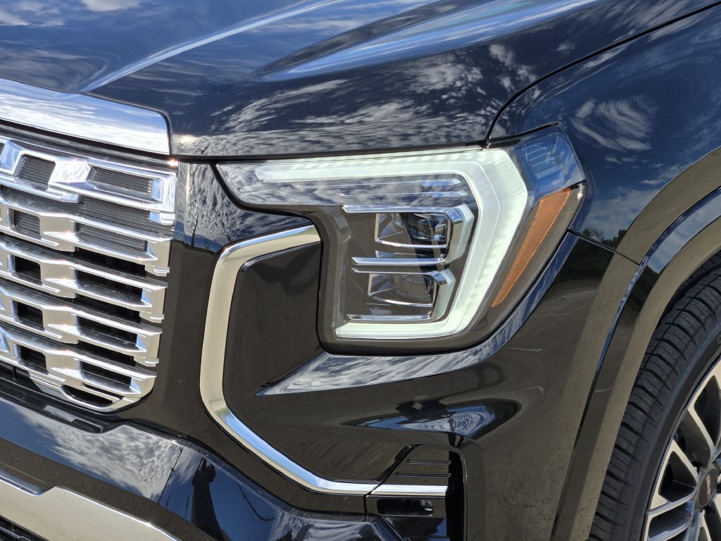 New 2027 GMC Terrain Denali w/ LPO, Floor Liner Package AWD/4WD image 6