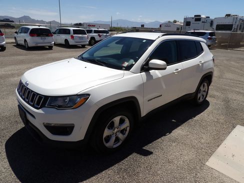 Used 2020 Jeep Compass Latitude FWD image 4