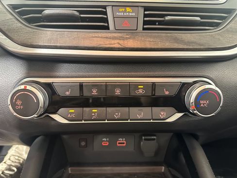 Used 2023 Nissan Altima 2.5 SV w/ SV Premium Package FWD image 35