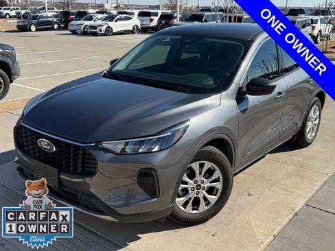 Used 2023 Ford Escape Active w/ Cold Weather Package image 4