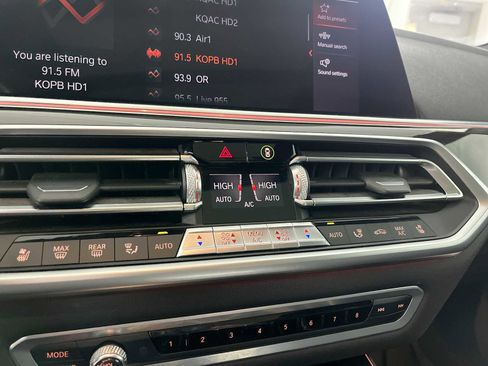 Used 2019 BMW X5 xDrive50i w/ M Sport Package AWD/4WD image 23