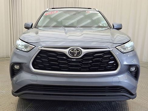 Certified 2020 Toyota Highlander XLE AWD/4WD image 10