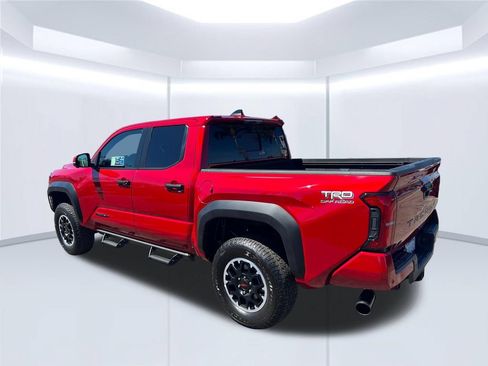 Used 2025 Toyota Tacoma TRD Off-Road w/ TRD Off Road Premium Package AWD/4WD image 3