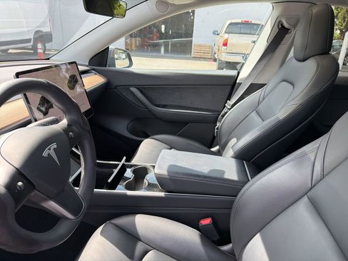 Used 2021 Tesla Model Y Long Range image 6