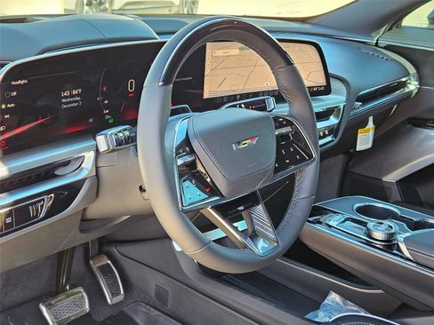 New 2026 Cadillac Lyriq V w/ LPO, Floor Liner Package AWD/4WD image 10