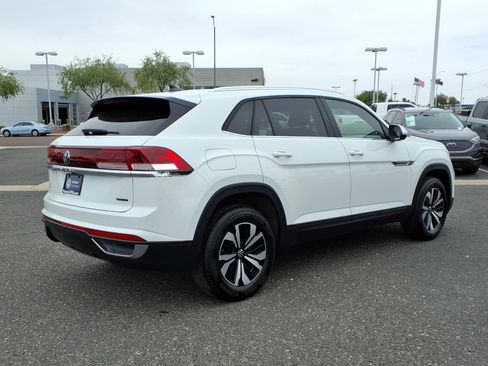 Used 2025 Volkswagen Atlas Cross Sport SE AWD/4WD image 4