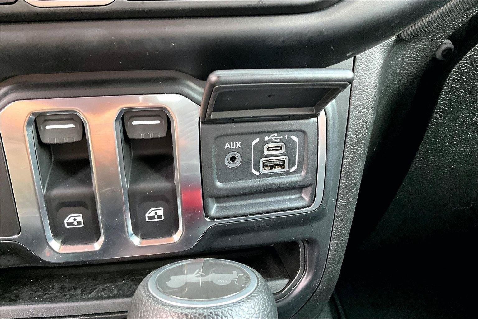 Used 2023 Jeep Wrangler Sport AWD/4WD image 32