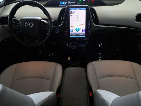 Used 2020 Toyota Prius Prime LE image 13