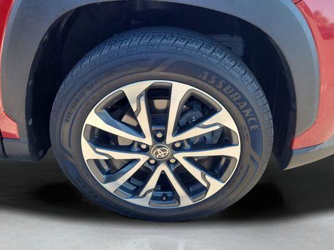 Used 2022 Toyota Corolla Cross XLE image 4