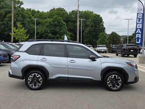 Certified 2025 Subaru Forester Premium w/ Convenience Package #1 AWD/4WD image 2
