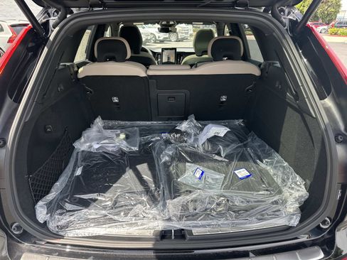 New 2026 Volvo XC60 T8 Plus w/ Protection Package Premier AWD/4WD image 18