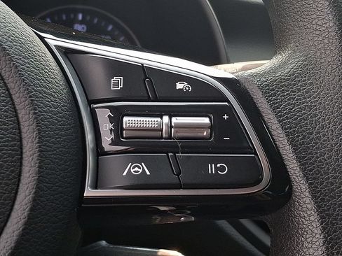 Used 2023 Kia Forte LXS FWD image 18