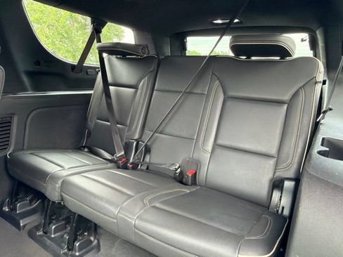 Used 2023 Chevrolet Suburban Premier AWD/4WD image 23