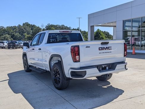 New 2026 GMC Sierra 1500 Pro w/ Graphite Edition image 8
