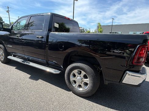 Used 2025 RAM 2500 Big Horn AWD/4WD image 10