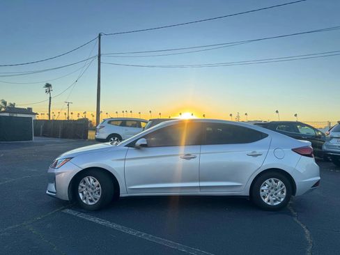 Used 2019 Hyundai Elantra SE w/ Cargo Package image 3