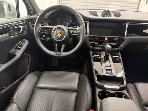 Used 2026 Porsche Macan AWD/4WD image 29
