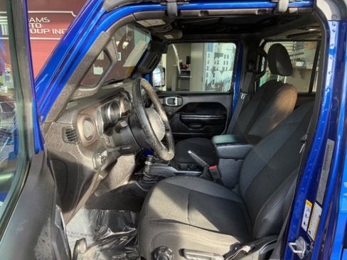 Used 2018 Jeep Wrangler Unlimited Sport AWD/4WD image 14