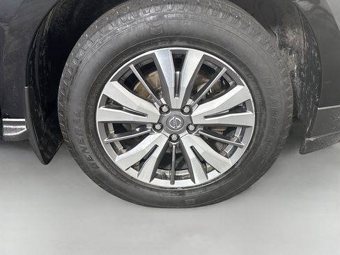 Used 2019 Nissan Pathfinder S AWD/4WD image 32