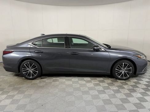 Used 2022 Lexus ES 350 w/ Premium Package FWD image 9