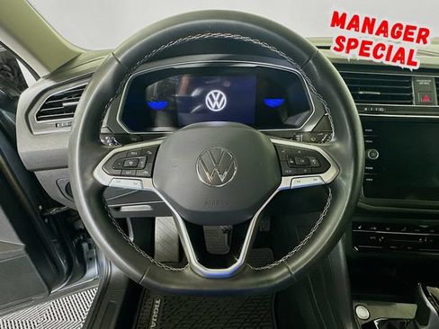 Used 2023 Volkswagen Tiguan SE FWD image 13