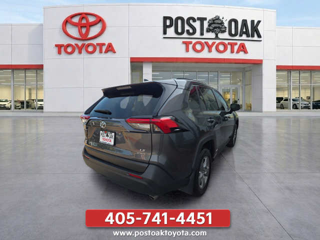 Used 2025 Toyota RAV4 LE AWD/4WD image 7