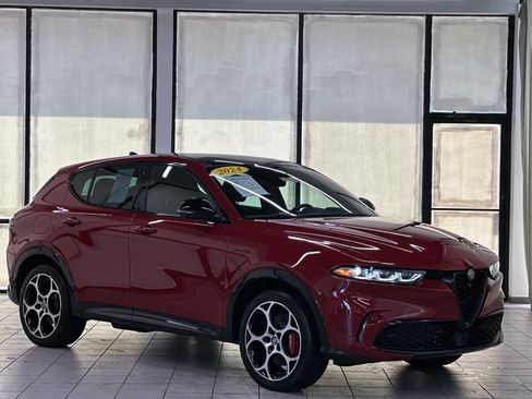 Used 2024 Alfa Romeo Tonale Veloce w/ Active Assist Package AWD/4WD image 1