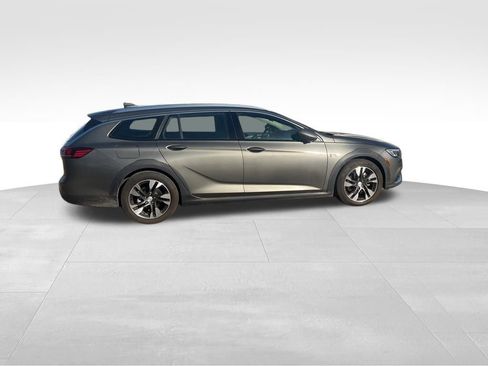 Used 2018 Buick Regal Preferred w/ Sights and Sounds Package image 20