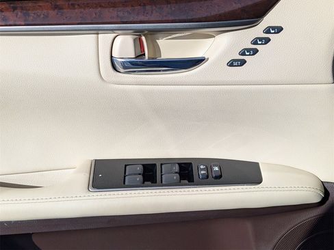 Used 2017 Lexus ES 350 350 w/ Premium Package image 24