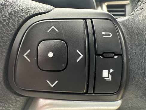 Used 2015 Toyota Highlander XLE image 17